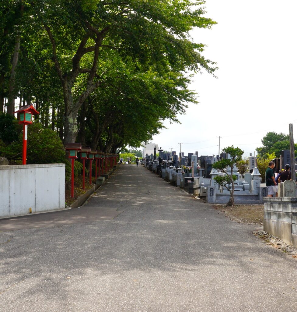 願成寺の境内